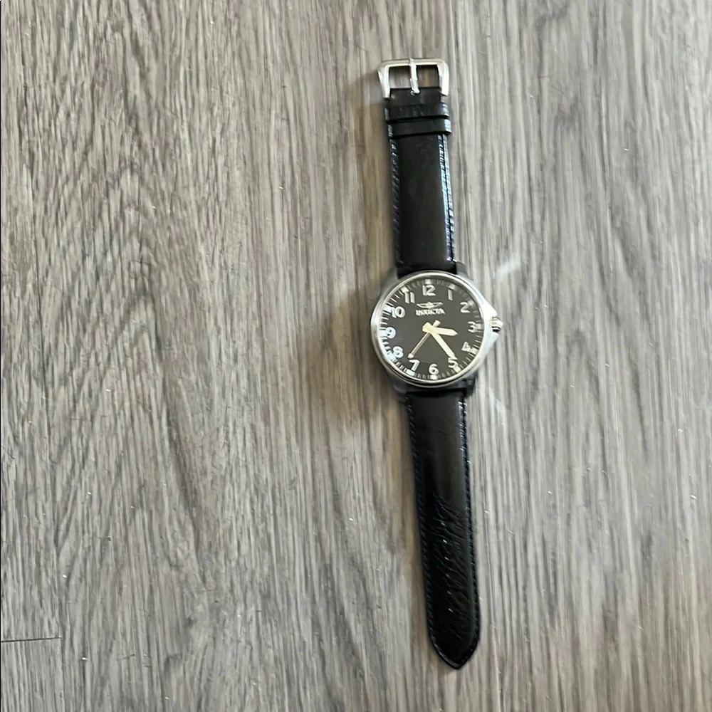 Invita Specialty Stainless Watch with Black Leather Strap! New battery and band!